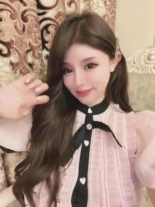 05后艺人周楚娜生日状态绝佳青春可爱元气满满