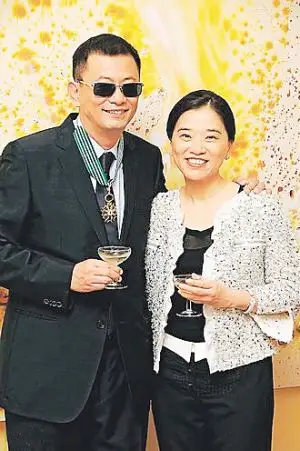 王家卫获法国最高荣誉勋章 李安成龙曾得此殊荣