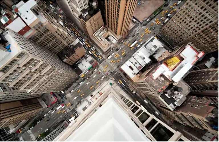 恐高症慎入从纽约摩天大楼往下看