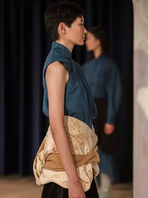 samuelguìyang以服装诠释时间与女性之间的关系