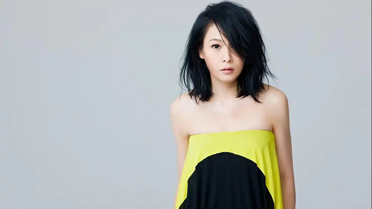 原创刘若英直言绝不会去整容年过半百再登台演出变成这个样子