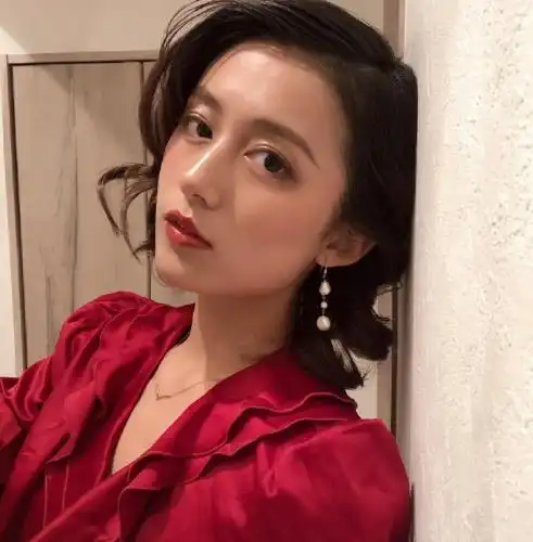 李诞女朋友陈典颜值秒杀一众女星网红陈典为什么会选择李诞