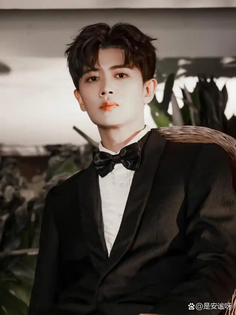 之前景甜跟前任的事被爆出来后,张彬彬还各种发消息安慰.  2.