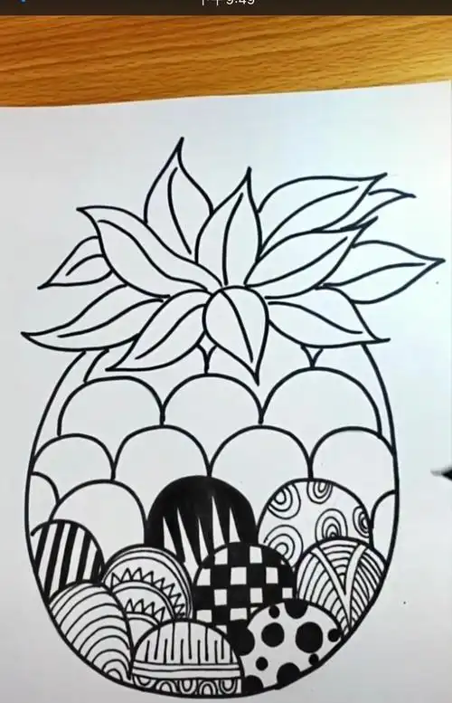 3.用勾线笔画出基本型并且擦干净铅笔的痕迹.4.