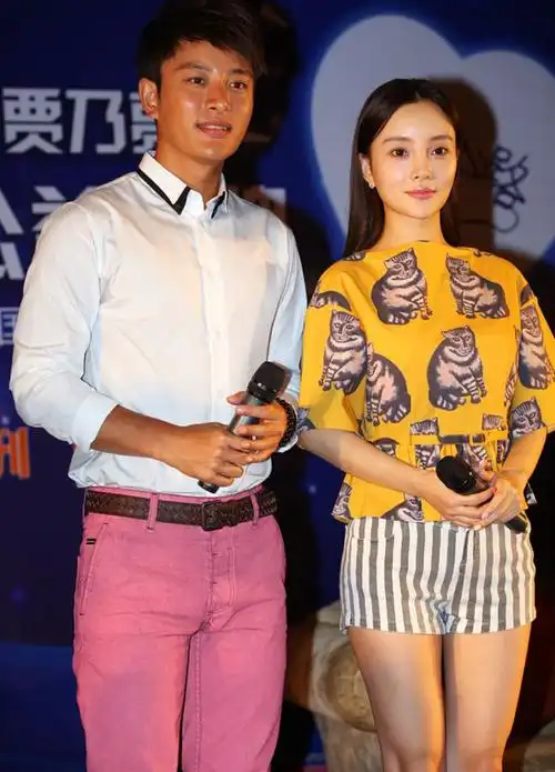 离婚后,李小璐像是变了一个人,前夫贾乃亮却没什么变化