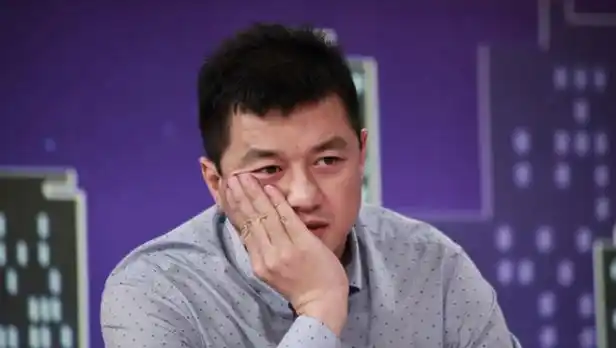 李亚鹏再遭执行四千万,直播"无底线"上热搜,老婆连带"遭殃" - 娱乐