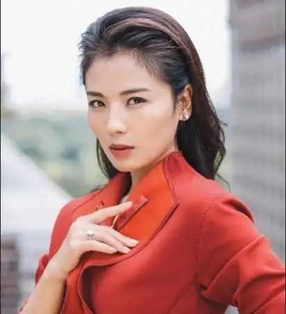 刘涛初出道照曝光如今蜕变惊艳两个时期判若两人