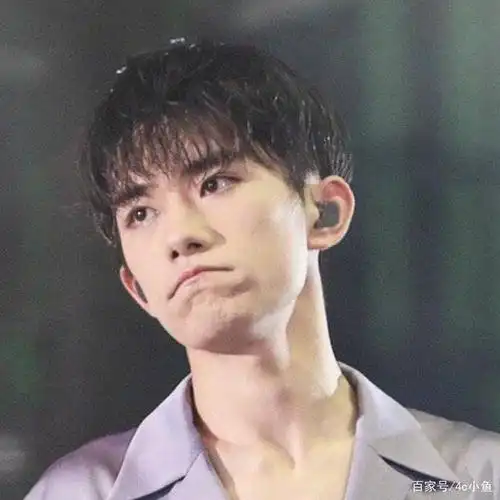 捕捉今日份嘟嘴的小可爱易烊千玺