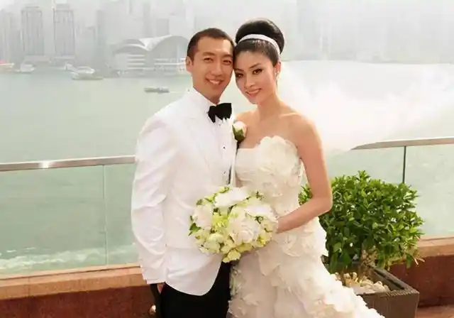 分手了一年半后,陈慧琳和刘建浩发现,无论怎样,心里放不下的还是对方