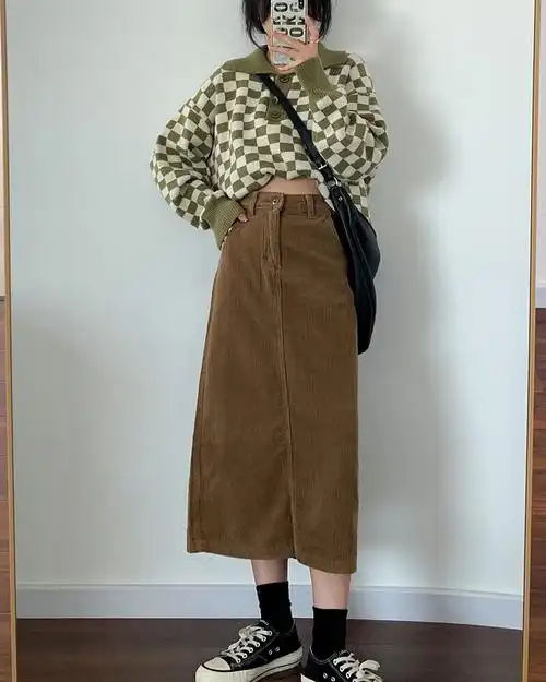 虞智轻奢品牌秋冬咖色灯芯绒半身裙女冬季高腰棕色a字裙子咖啡色半裙