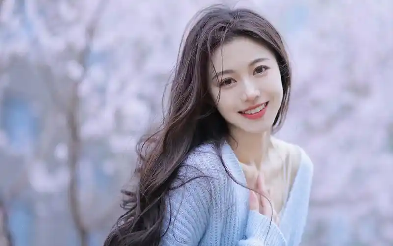 蓝色毛衣清纯美女养眼汇-美女壁纸 - 壁纸家