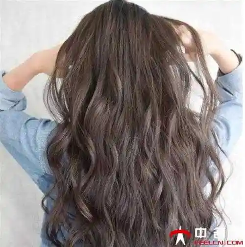 中长发适合留什么发型水波纹卷发发型绝对不容错过