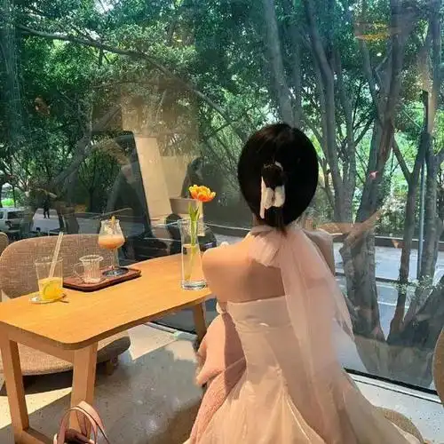 不露脸温柔风网红感女生头像|美女|绝绝|仙女|混血儿_网易订阅