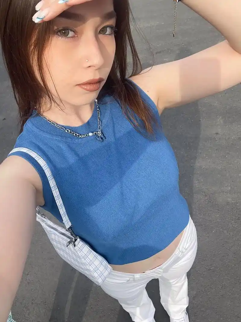 女孩子一定要多买衣服这样子你就没钱 吃饭 不吃饭就会瘦 瘦了 - 抖音