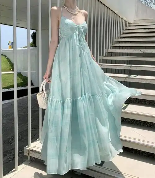 法式气质薄荷绿v领挂脖吊带连衣长裙夏季多巴胺海边裙
