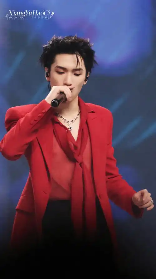 严浩翔超话    红色是戏帝的统治区  @时代少年团-严浩翔    2023.11.