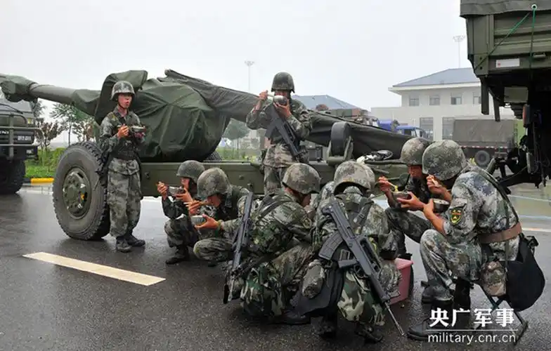 2015·青铜峡a"陆军炮兵旅跨区演习在兰州军区青铜峡训练基地拉开战幕