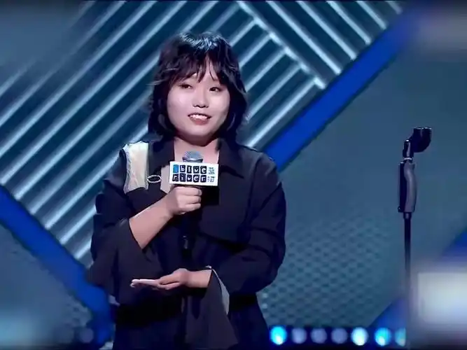 脱口秀大会李雪琴现场表白嗨翻全场了不起