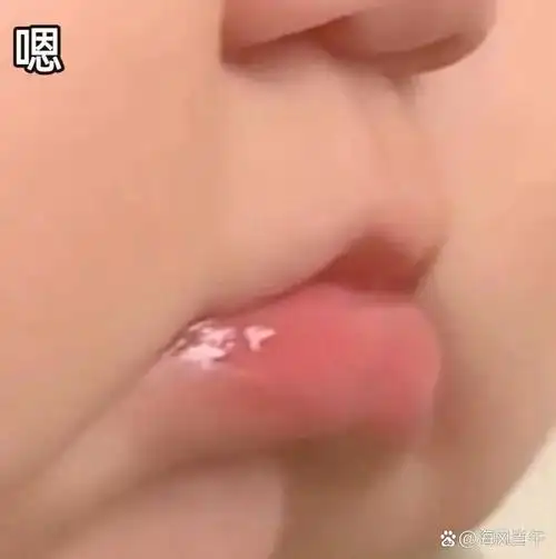 大脸委屈表情包 超可爱的