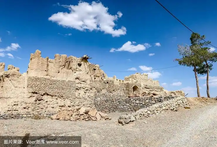 伊朗法尔斯省izad-khast镇的遗迹