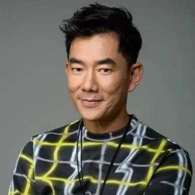 52岁的任贤齐用200斤的身材,示范了如何酷着过气