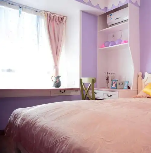 简约女生卧室装修设计飘窗效果图