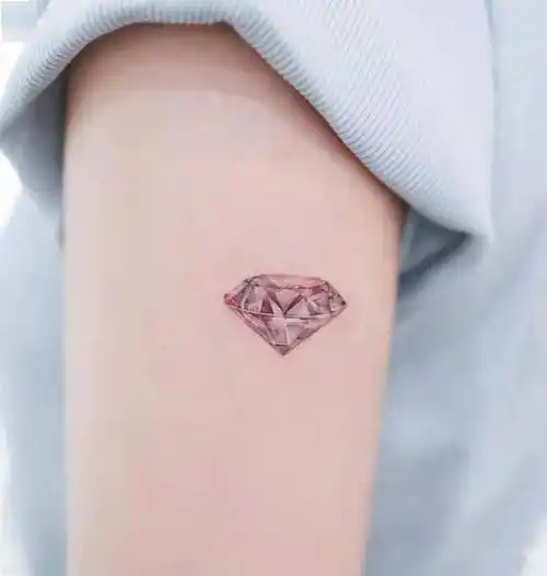 闪闪发光的钻石纹身