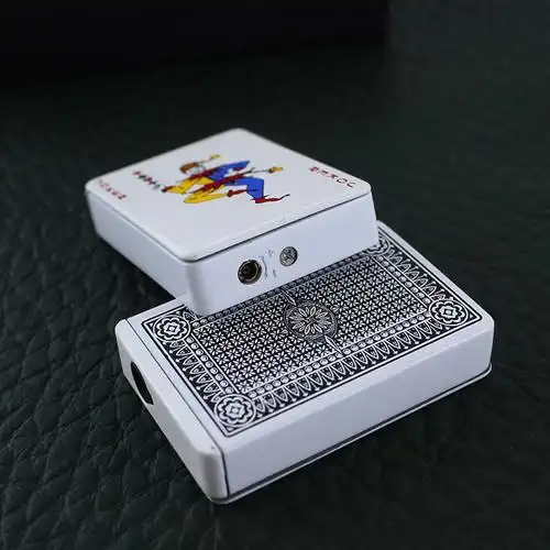 创意扑克牌打火机防风直冲蓝色火焰斜开点火金属充气火机跨境批发