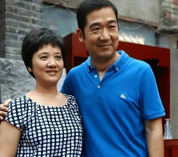 张国立当大学教授,演员当好了就直接当上教授,这事儿合理吗?