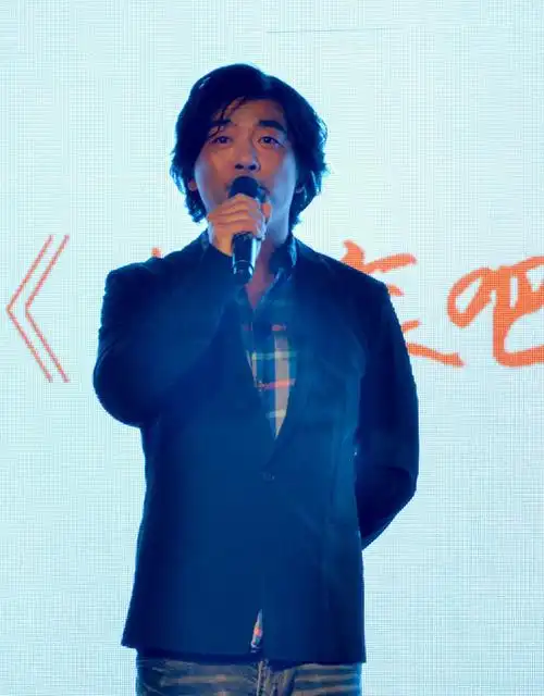 秦勇新戏誓当女儿奴现场教闺女变rock