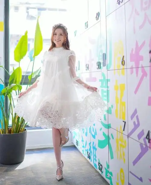 明星衣橱冯盈盈维多利亚风格