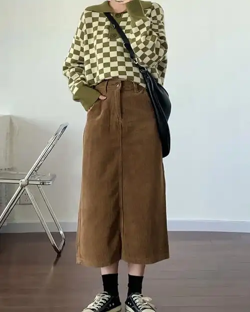 虞智轻奢品牌秋冬咖色灯芯绒半身裙女冬季高腰棕色a字裙子咖啡色半裙