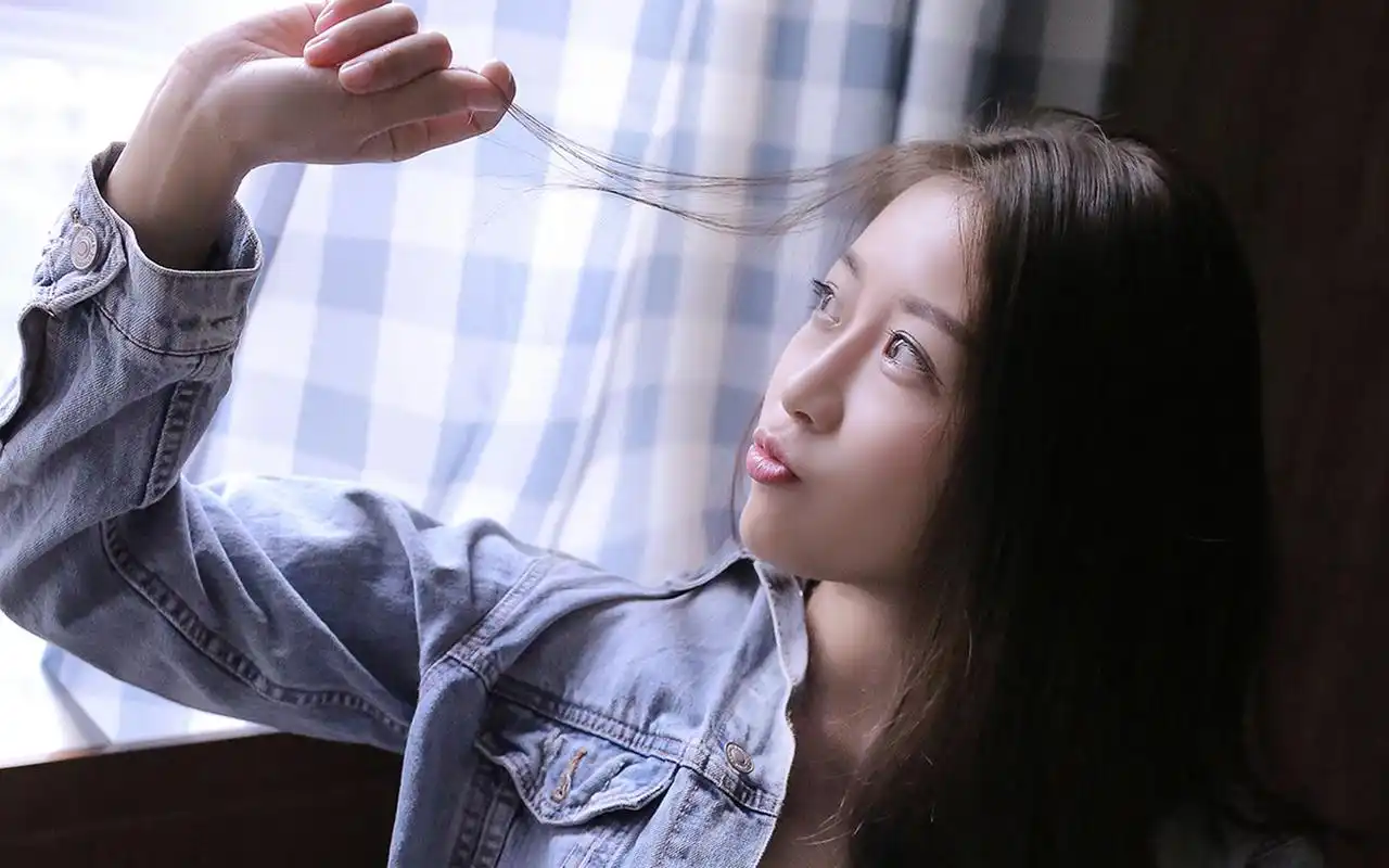 养眼美女性感私房写真高清电脑桌面壁纸