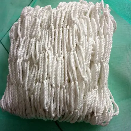 白色安全网厂家供应涤纶防护安全平网建筑施工防坠网