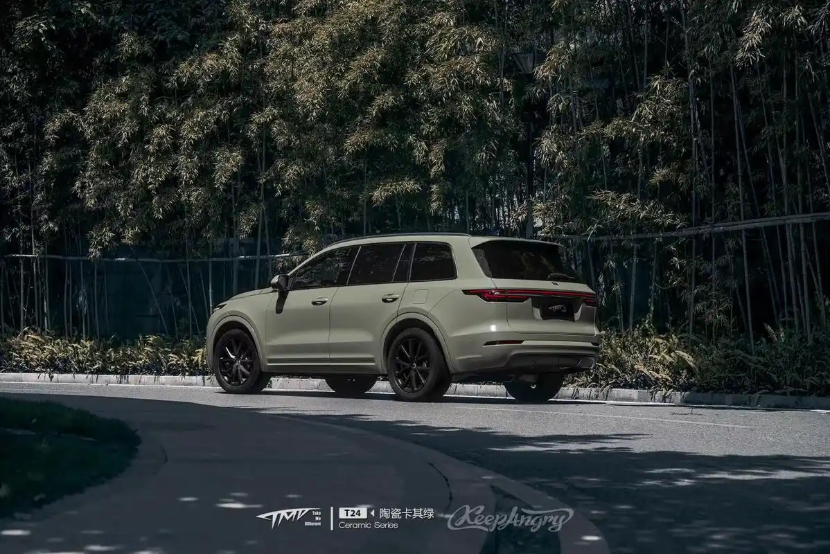 tmd改色膜潮牌车膜:理想one陶瓷卡其绿