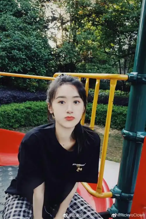 感谢@袁冰妍上身rickyisclown撕裂笑脸小熊t.