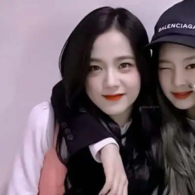 jisoo&jennie * /.你有眼睛就不要用耳朵了解她.