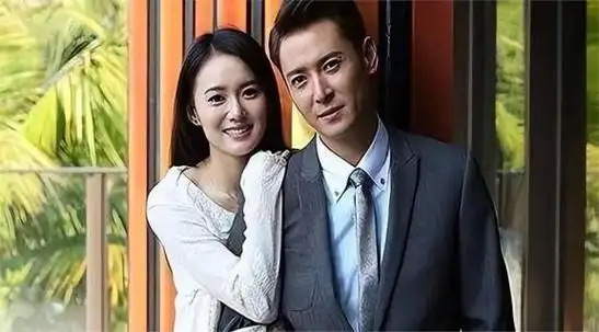 李想成为了韩栋在2009年新签约的经纪人,取代了之前的经纪公司.