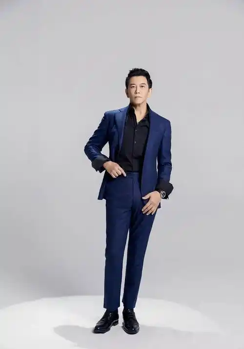 爱国艺人温兆伦为许嘉文创作《老爸老家》歌曲只卖一块钱_先生_发展