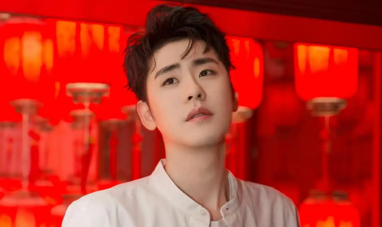 德云社面临停演危机,张云雷紧急开直播救场,对得起大师兄的称呼