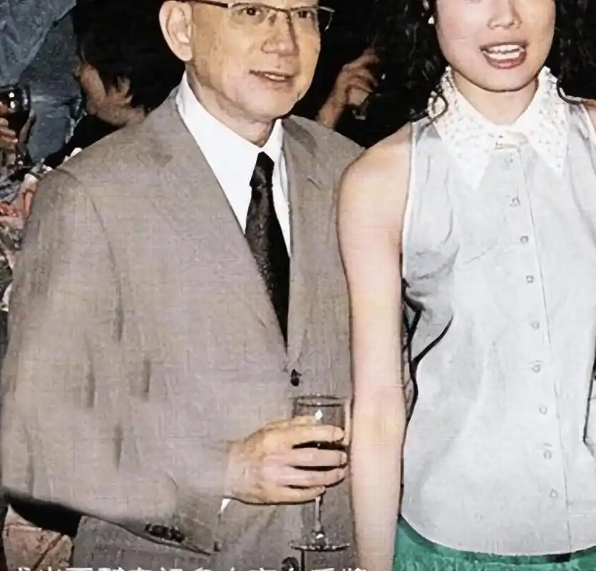 容祖儿的"特殊"情史,下嫁"干爹"的儿子,"智夹春卷"上位