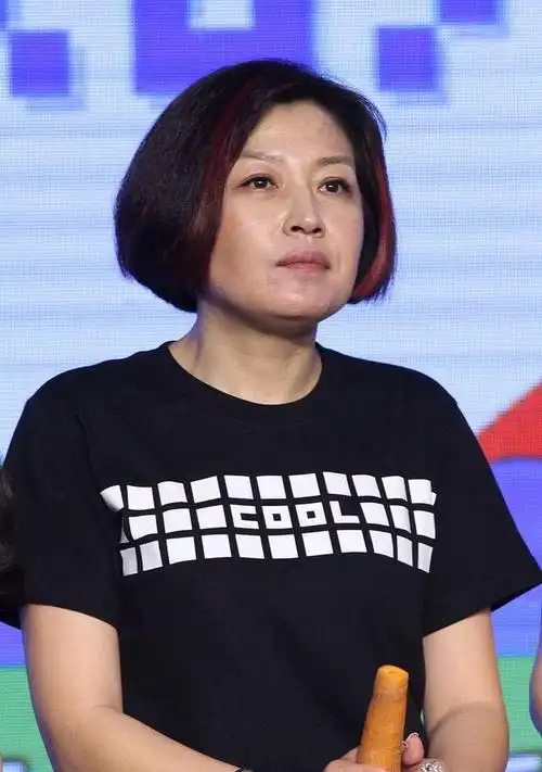 著名主持人李咏逝世四周年妻子哈文零点发文悼念好久不见念