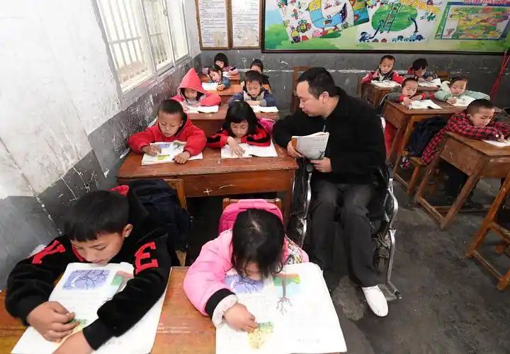 致敬!他们在大山深处教书育人(9)