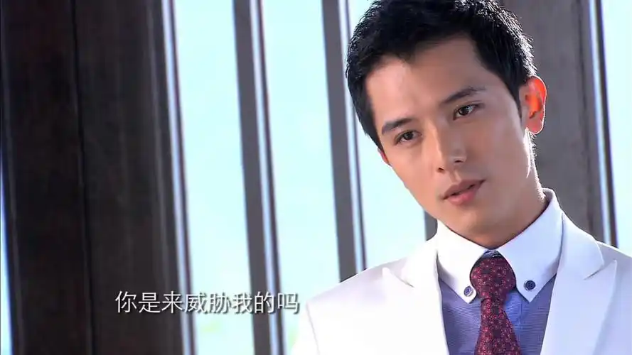 谁知道《爱情睡醒了》中项天骐的领带打法.那种鼓鼓的感觉,饱满.求助!