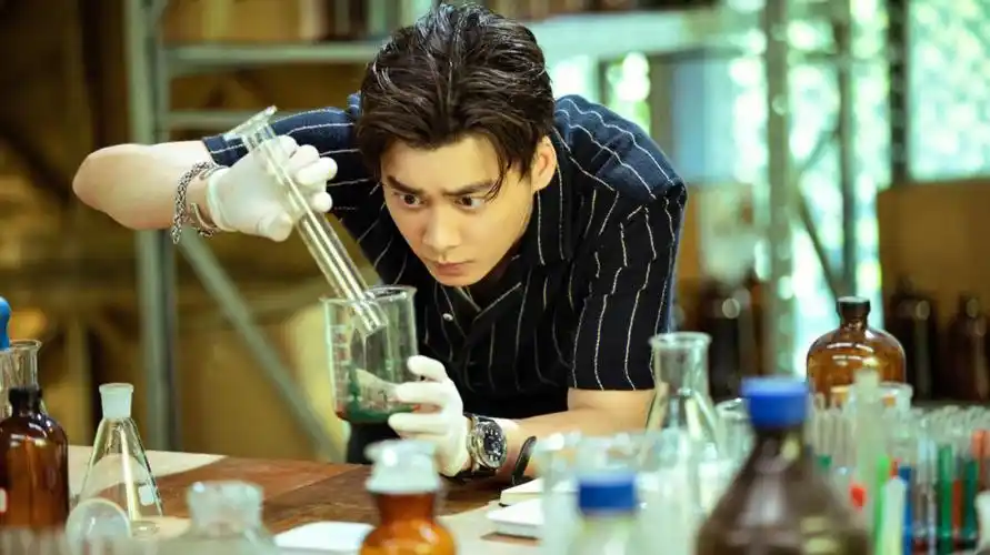 李易峰电视剧里佩戴什么表