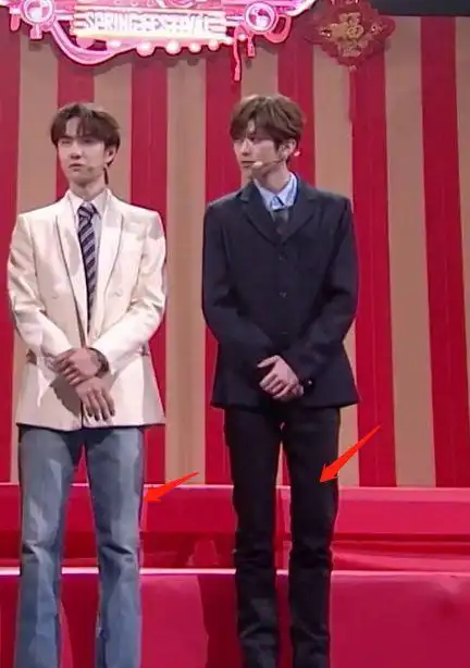 王一博蔡徐坤同框生图颜值十分青涩站一起有人身高撒谎了