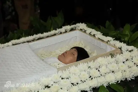 图文演员李婷追悼会李婷安详