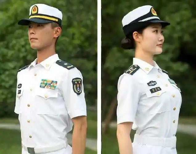 从第三张图开始,就是全军即将发配的新款夏常服帽了.