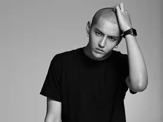 【图】吴亦凡光头照 依旧有颜任性