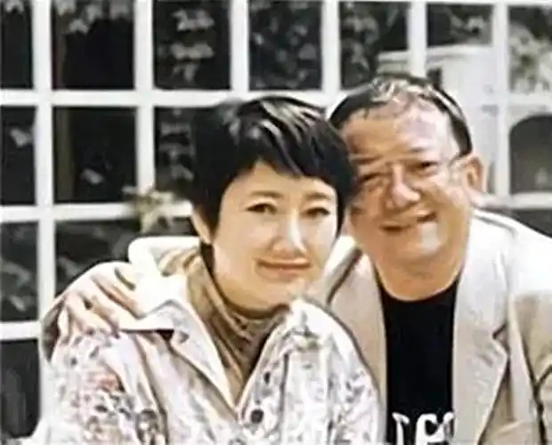 知性成方圆:一婚嫁恩师,二婚嫁"和珅",61岁的她不愿再回围城_腾讯新闻